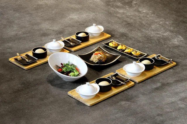 restaurant, cooking, menu. What a serious restaurant advertising checklist covers