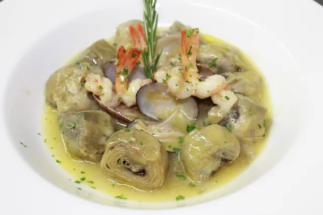 kitchen, artichokes, sauce, food, restaurant, artichokes, artichokes, artichokes, artichokes, artichokes, food. Restaurant marketing: signal versus noise