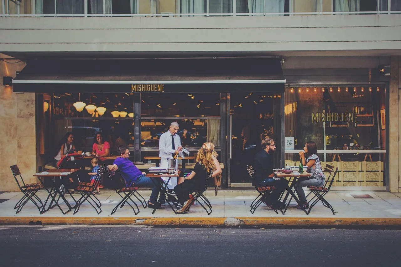 outdoor dining, restaurant, bar, waiter, al fresco, city, customers, group, patrons, people, street, tables, chairs, restaurant, restaurant, restaurant, restaurant, restaurant. Restaurant marketing trends worth taking seriously